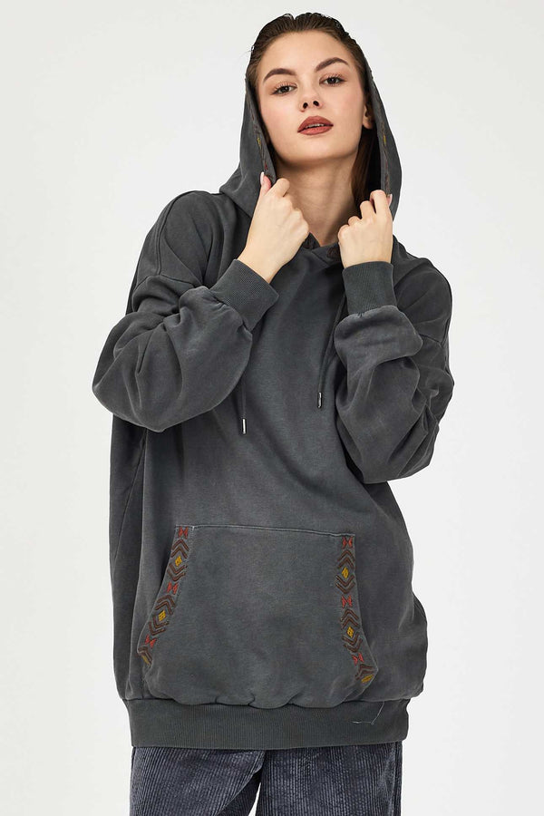 Gunmetal Kapşonlu Nakışlı Sweatshirt- Kadın