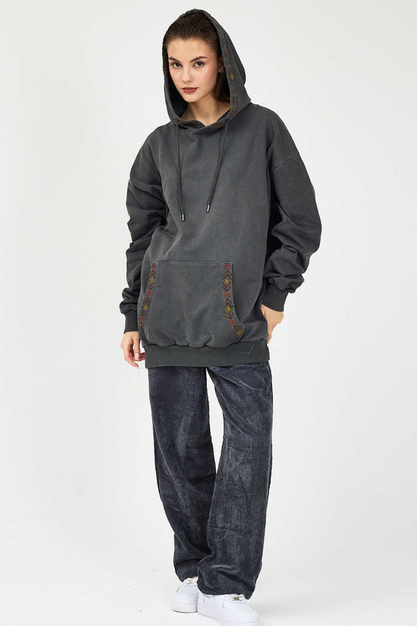 Gunmetal Kapşonlu Nakışlı Sweatshirt- Kadın