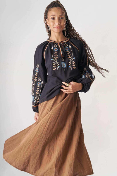 Siyah El Yapımı Nakışlı Keten Bluz (Ön Satış)