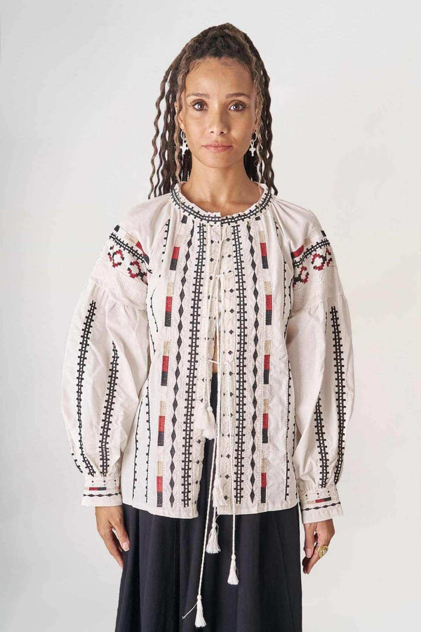 Beyaz Nakışlı Keten Bluz Gömlek (Ön Satış)