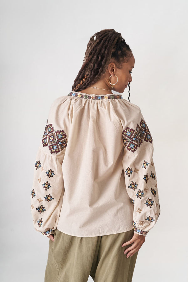 Mozaik Çiçek Desenli Bluz – (Ön Satış)