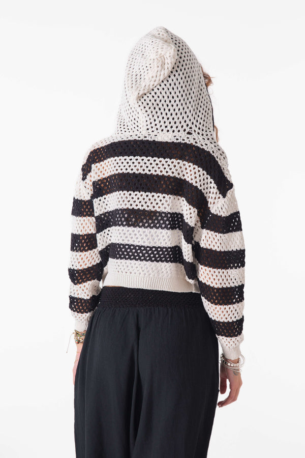 Siyah-Beyaz Kapüşonlu Crop Kazak - snugbrandwear