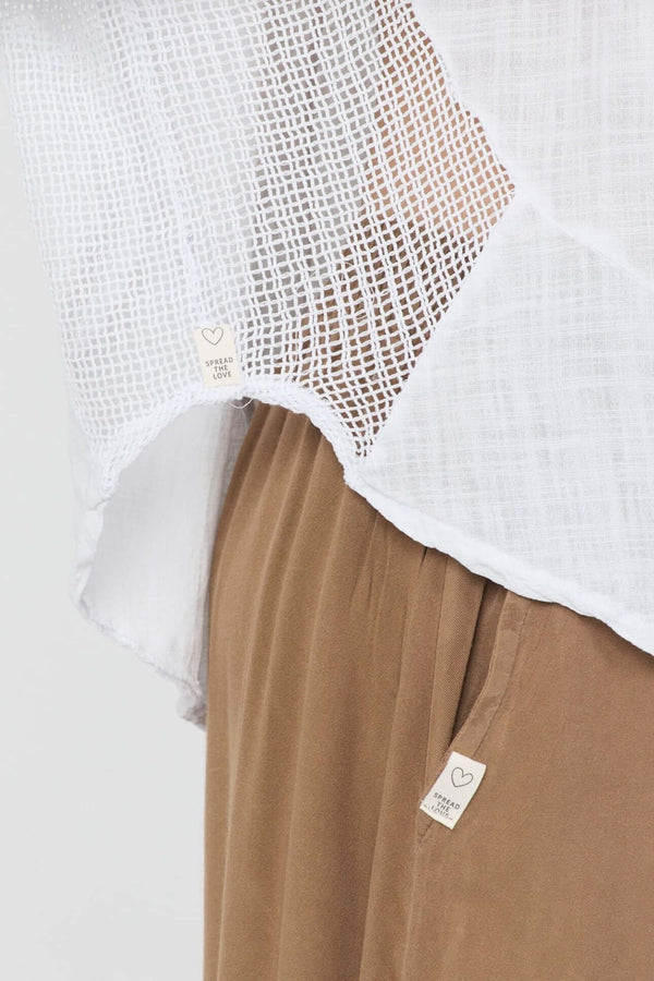 Snow File Kol Bluz showing organic cotton details with mesh sleeves and panel, perfect for summer and boho style.