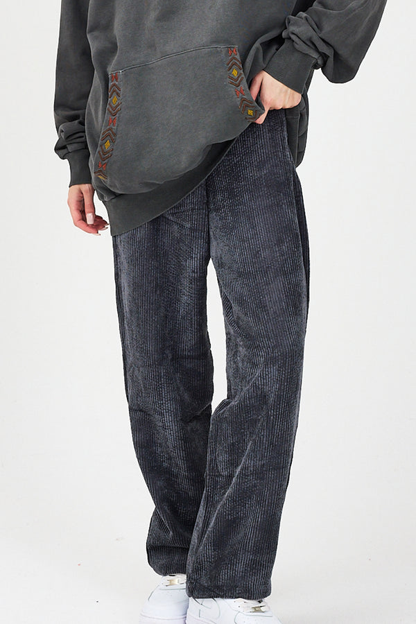 Lacivert Kadife Baggy Pantolon - Kadın, rahat görünüm, şık kesim, kadife kumaş, moda kıyafet.