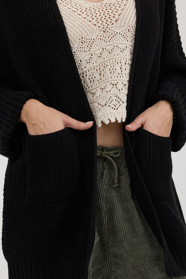 Noir Cocoon Cepli Oversize Triko Hırka - Kadın — detay